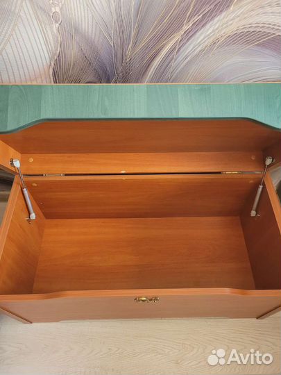 Сундук деревянный