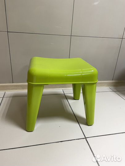 Детский стульчик пластиковый