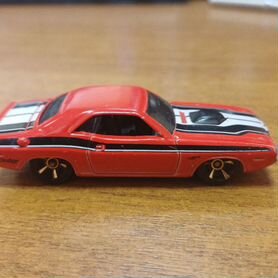 Hot Wheels dodge hemi challenger 1970 года