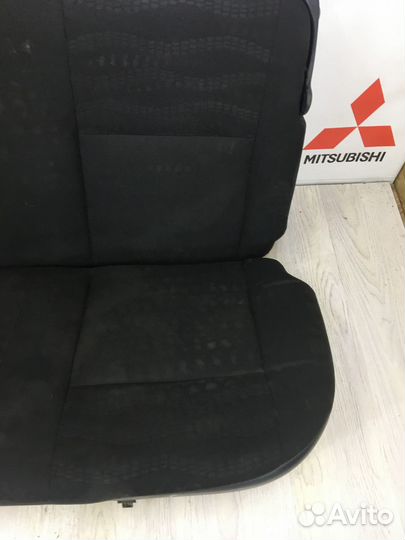 Сиденье заднее Спинка Диван Renault sandero Лев, П