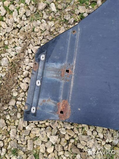 Крыло переднее левое Mercedes w126