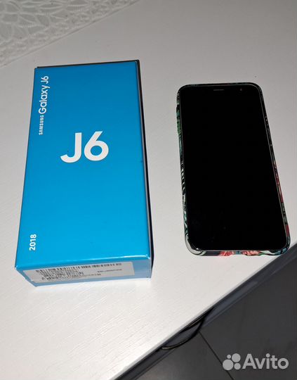 Смартфон Samsung J6 (2018)