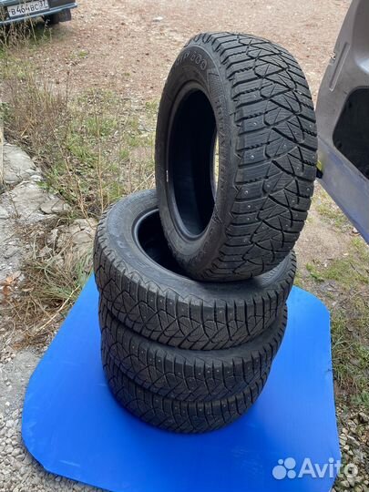 Goodyear Ultragrip 600 215/65 R16 98T