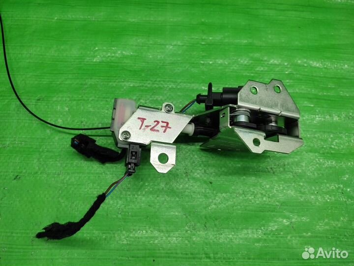 Замок стекла крышки багаж. Touareg/Cayenne 02-10