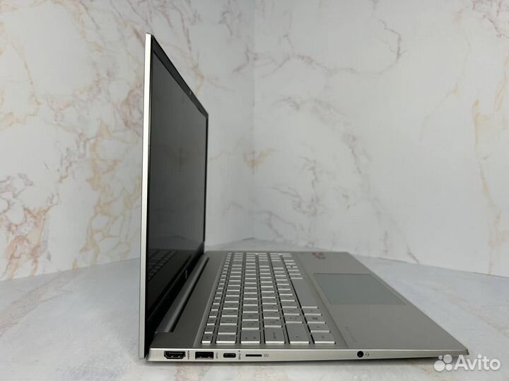 Ноутбук HP Pavilion 15-eh1010ur