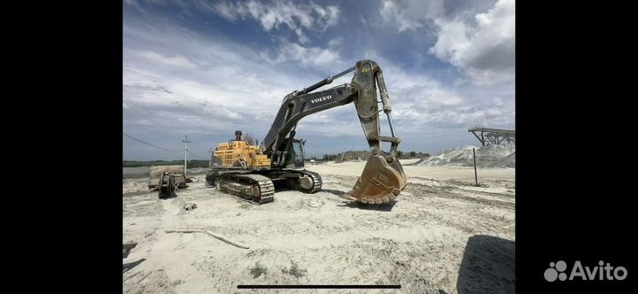 Гусеничный экскаватор Volvo EC700C, 2014