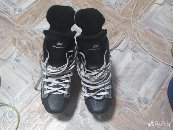 Коньки хоккейные