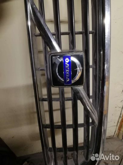 Решётка радиатора вольво s 40