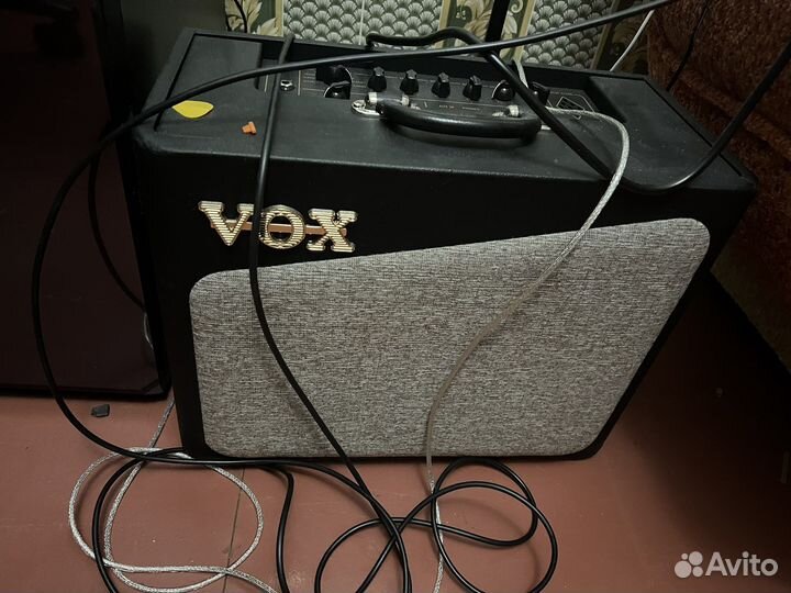 Комбоусилитель vox av15