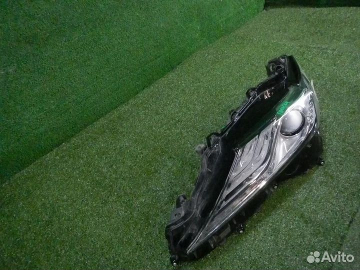 Фара левая Toyota Camry