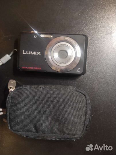 Компактный фотоаппарат lumix
