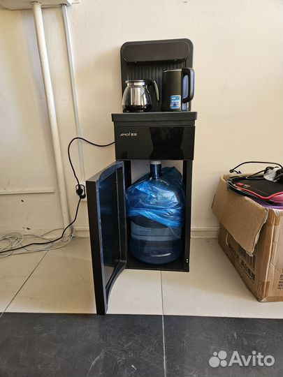 Кулер для воды напольный с нижней загрузкой