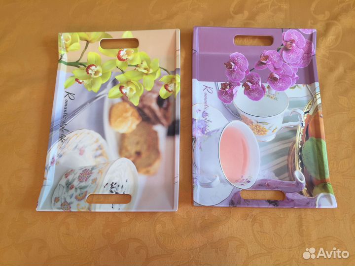 Подносы пластиковые, в наличии 8 штук