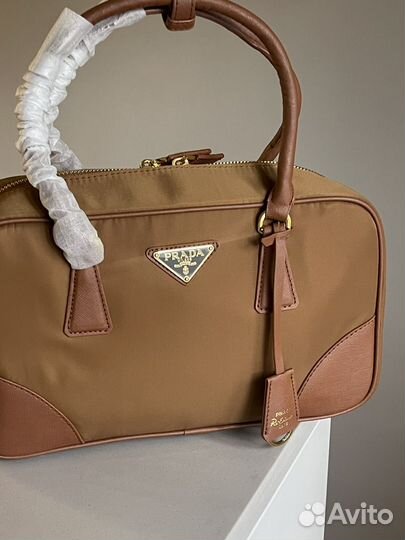 Сумка Prada Re-Edition