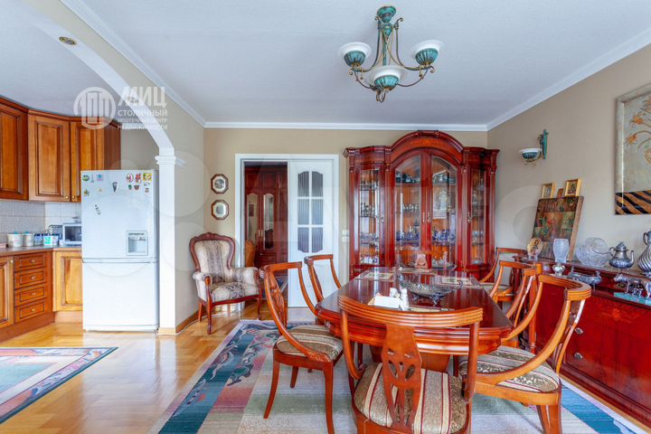 4-к. квартира, 119 м², 2/4 эт.