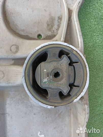 Подрамник Volkswagen Jetta седан 1.6 2006