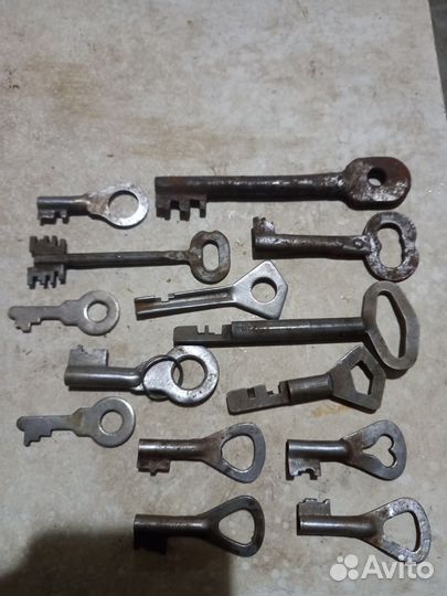 Старинные ключи