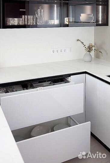 Кухня до потолка