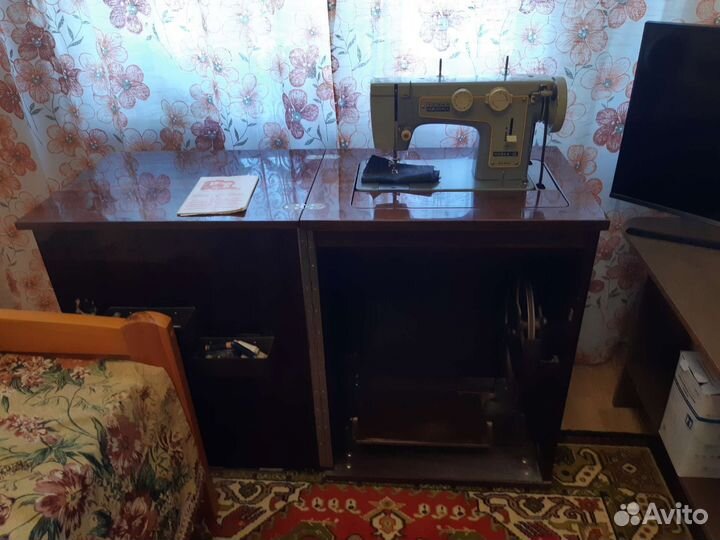 Швейная машина Чайка 3