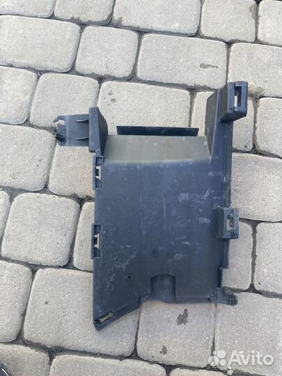 Дефлектор радиатора правый renault logan 2