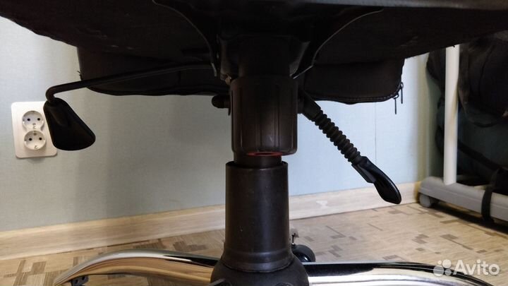 Компьютерное кресло