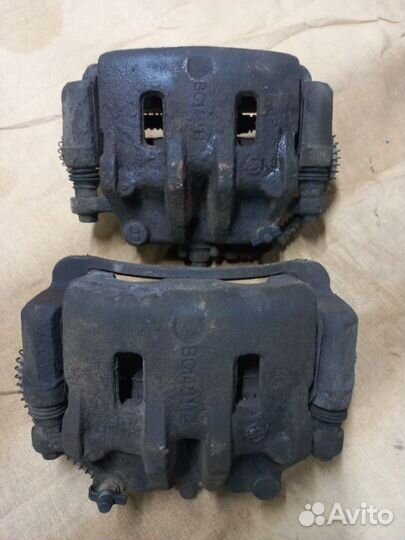 Суппорта передняя Ssangyong Kyron внедорожник 2.0