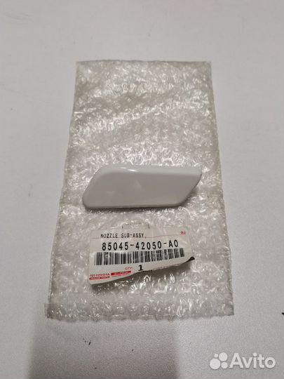 Kрышка форсунки омывателя левая Toyota RAV4 2015+ 85045-42050-A0