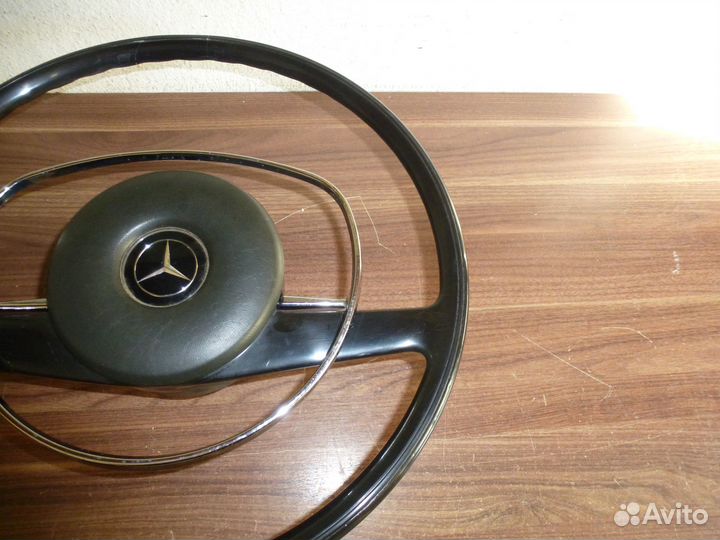 Руль мерседес W109 W110 W111 W113 W114 W115 чёрный