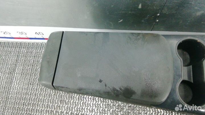 Подлокотник Peugeot 3008 2010