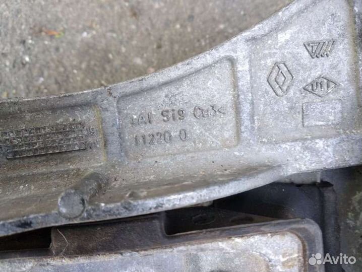 Кронштейн кпп Renault Megane 3 8200112200