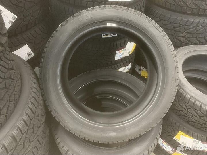 Taurus Winter 205/50 R17 93V