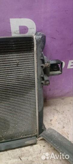 Радиатор охлаждения двигателя Jeep Grand Cherokee