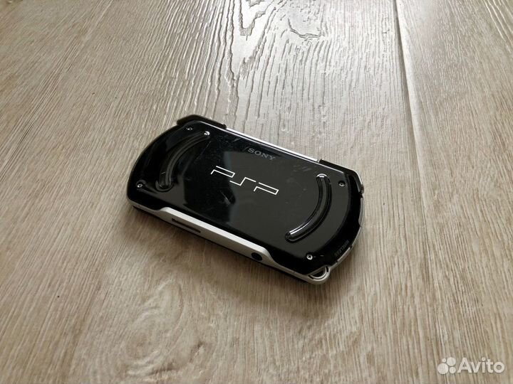 Приставка PSP Go Black N1008 (Прошита/Много игр)