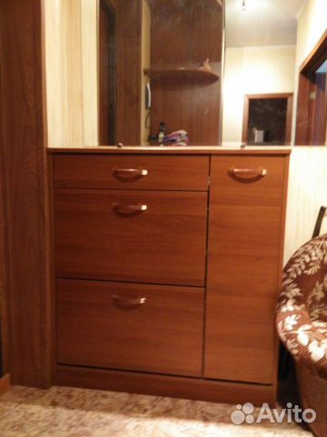 Тумба под обувь с выдвижным и распашными ящиками