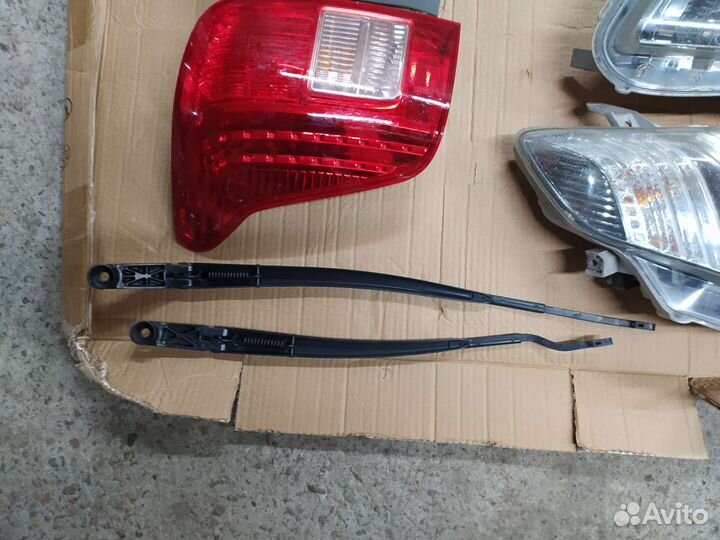 Фары на Toyota Corolla fielder