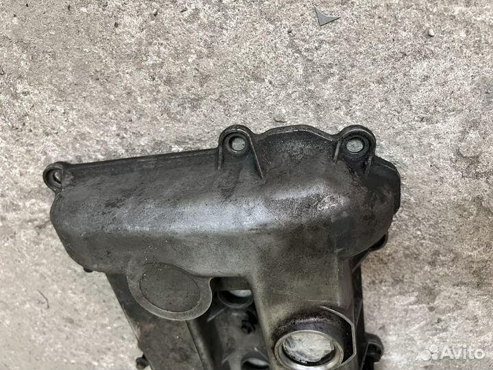 Клапанная крышка двигателя на Mazda 6 gg 1,8 MT