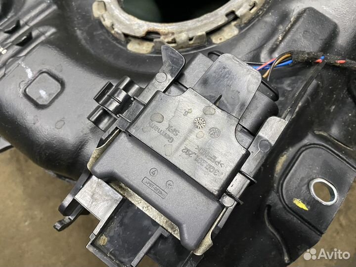 Блок управления топливным насосом Skoda Octavia A7