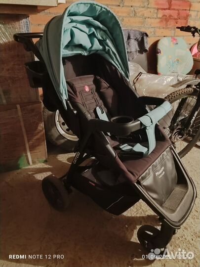 Прогулочная коляска