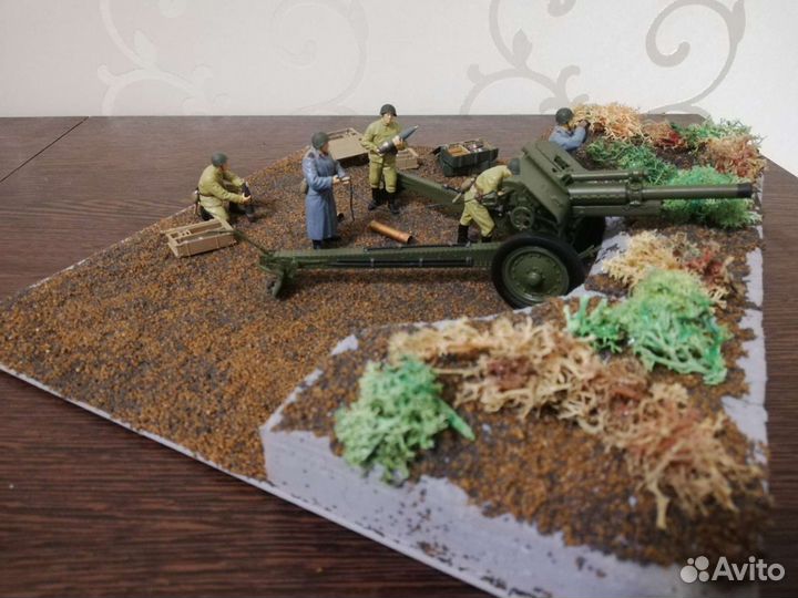 Пушка гаубица с расчетом