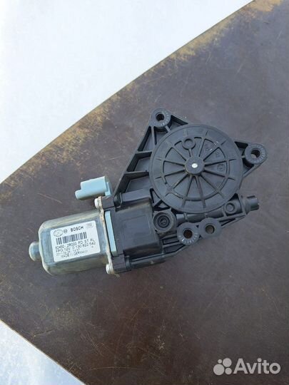 Моторчик стеклоподъемника Hyundai i30