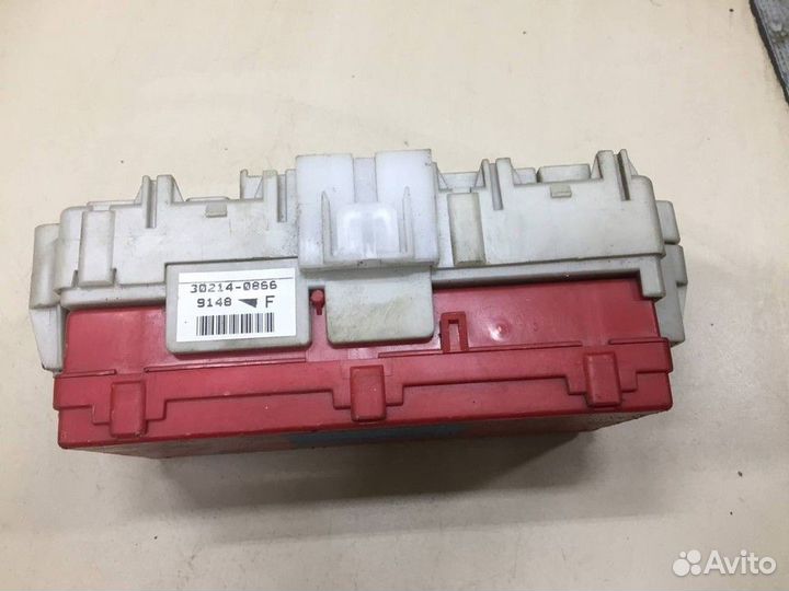 Блок предохранителей Mitsubishi Outlander