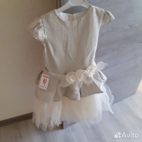 Продаю новое платье для девочки