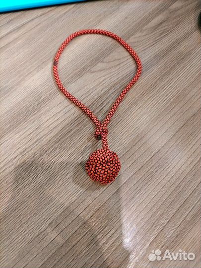 Обезьяний кулак (брелок, игрушка)