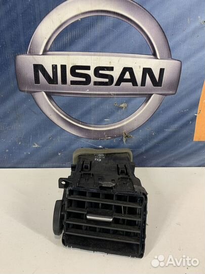 Дефлектор печки nissan tiida C11 Лев