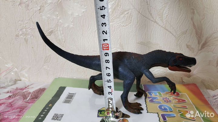 Динозавры, челюсть открывается