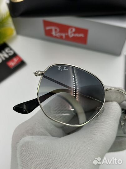 Солнцезащитные очки Ray Ban