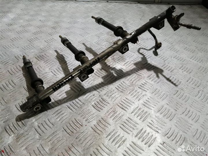 Топливная рампа Porsche Cayenne 958 M55.02 2013