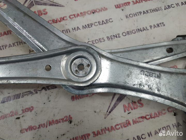 Стеклоподъемник w210 Mercedes передний рест