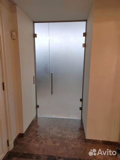 Стеклянные двери на заказ