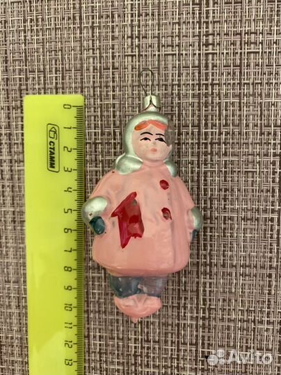 Елочная игрушка. Девочка с флажком. СССР